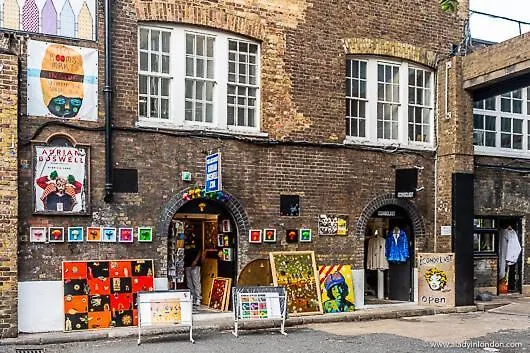 Large Duplex Flat At London Bridge Apartment