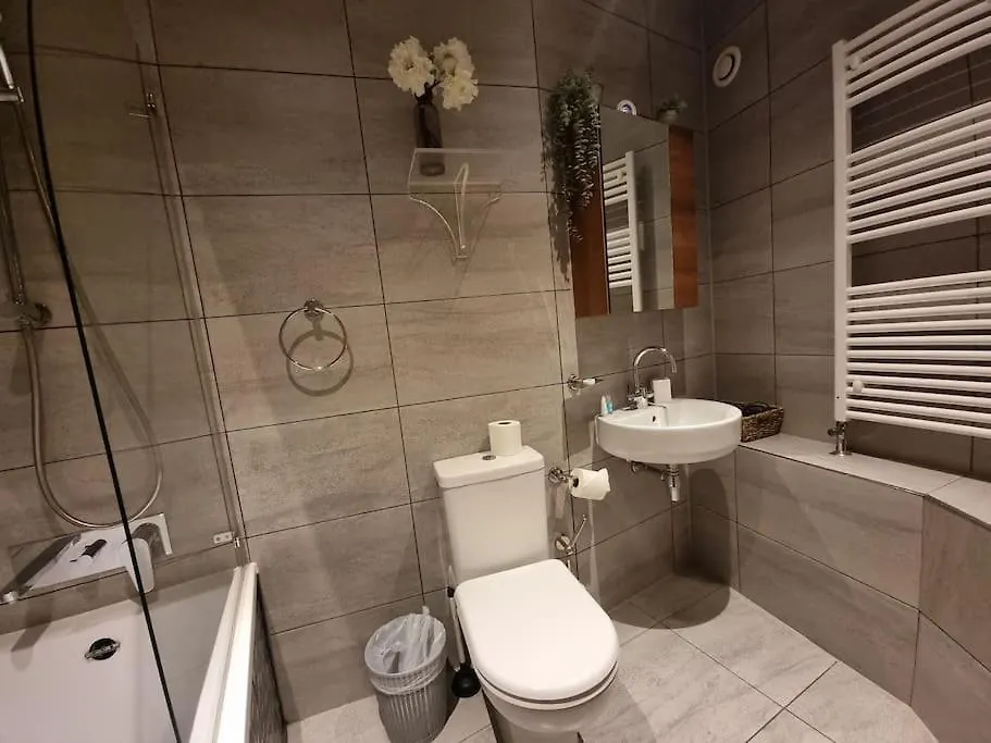 Large Duplex Flat At London Bridge Apartment