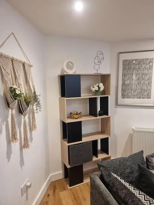 Large Duplex Flat At London Bridge Apartment 0*,  United Kingdom
