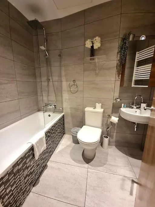 Large Duplex Flat At London Bridge Apartment
