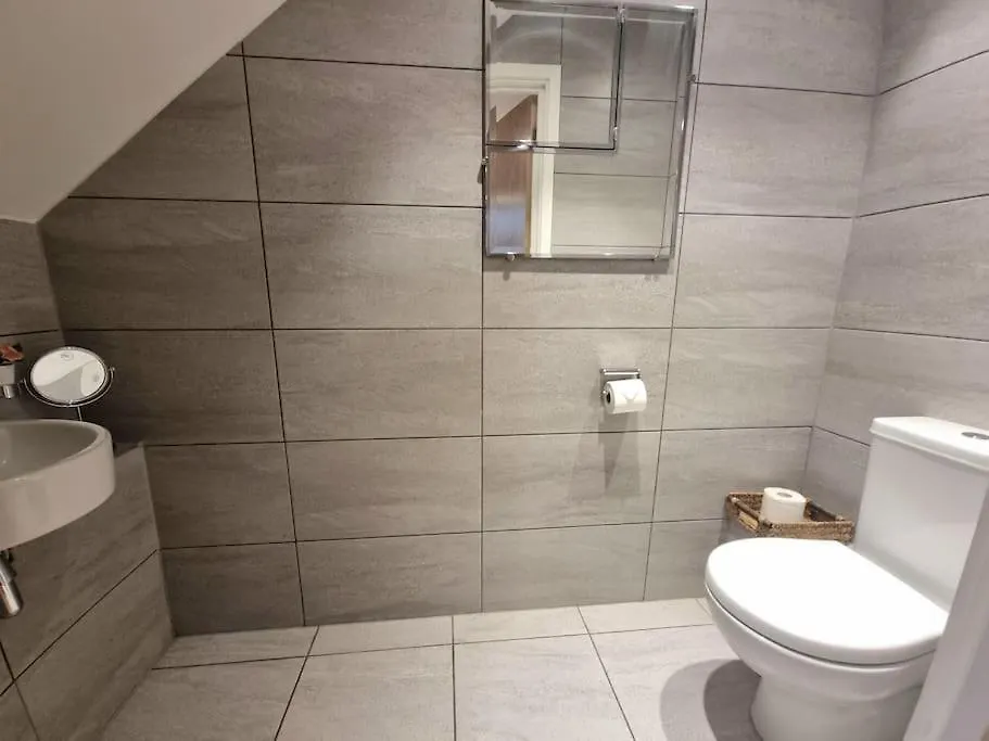Large Duplex Flat At London Bridge Apartment