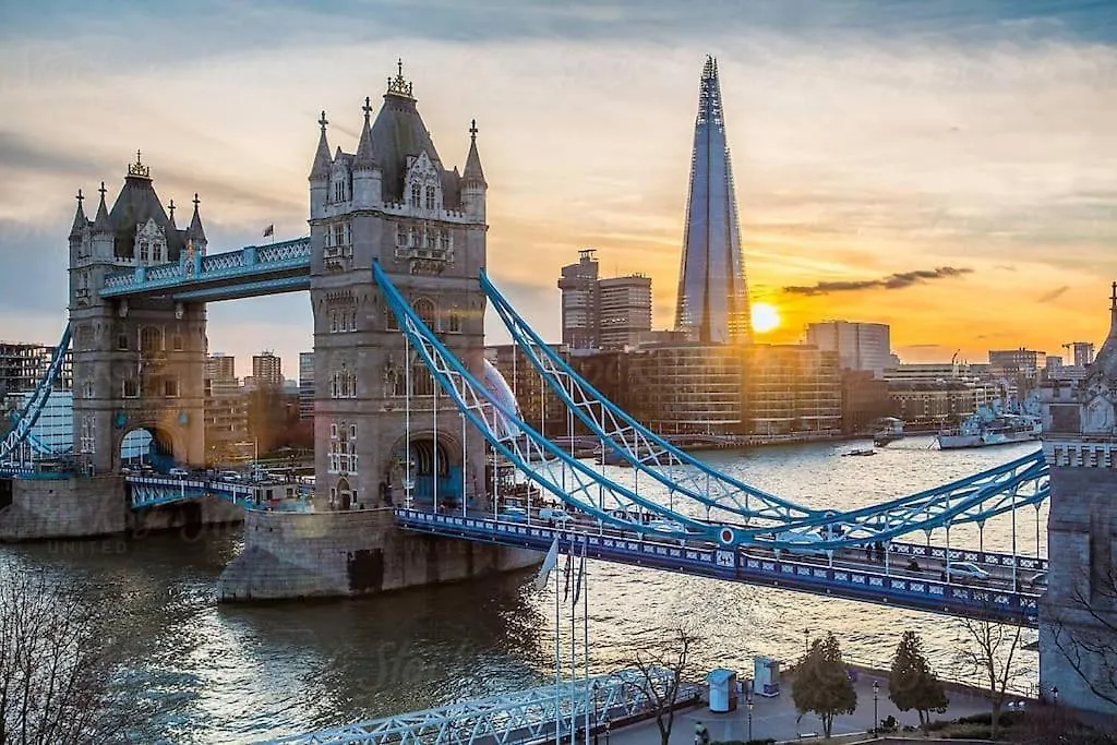 Large Duplex Flat At London Bridge Apartment