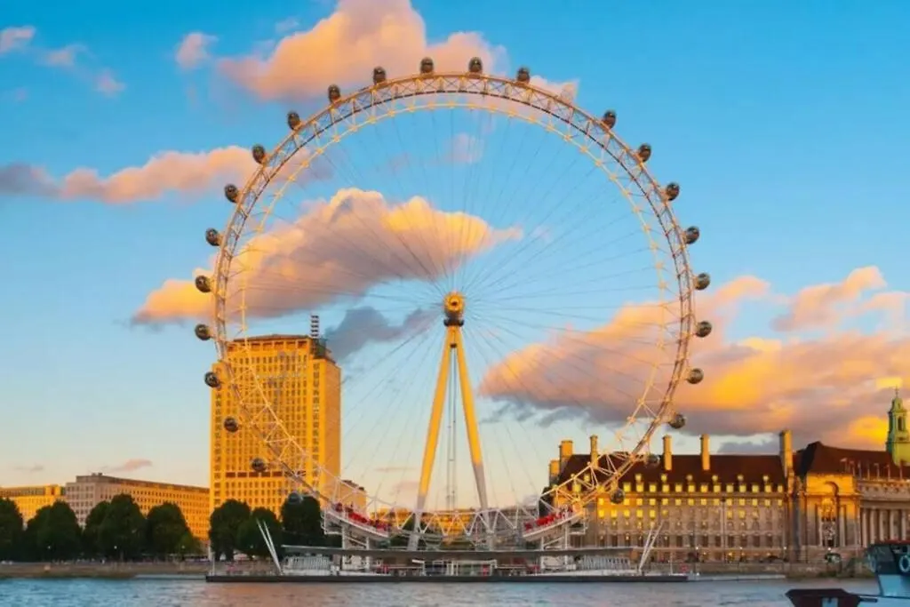 Large Duplex Flat At London Bridge Apartment