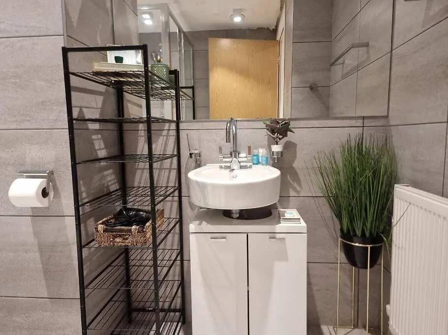 Large Duplex Flat At London Bridge Apartment